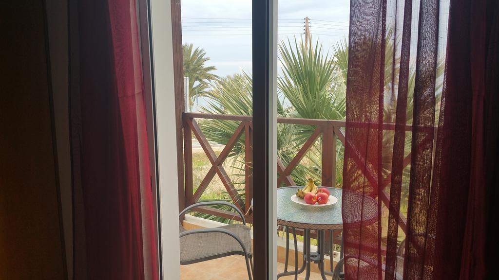 G&E Beach Apartments Polis 外观 照片